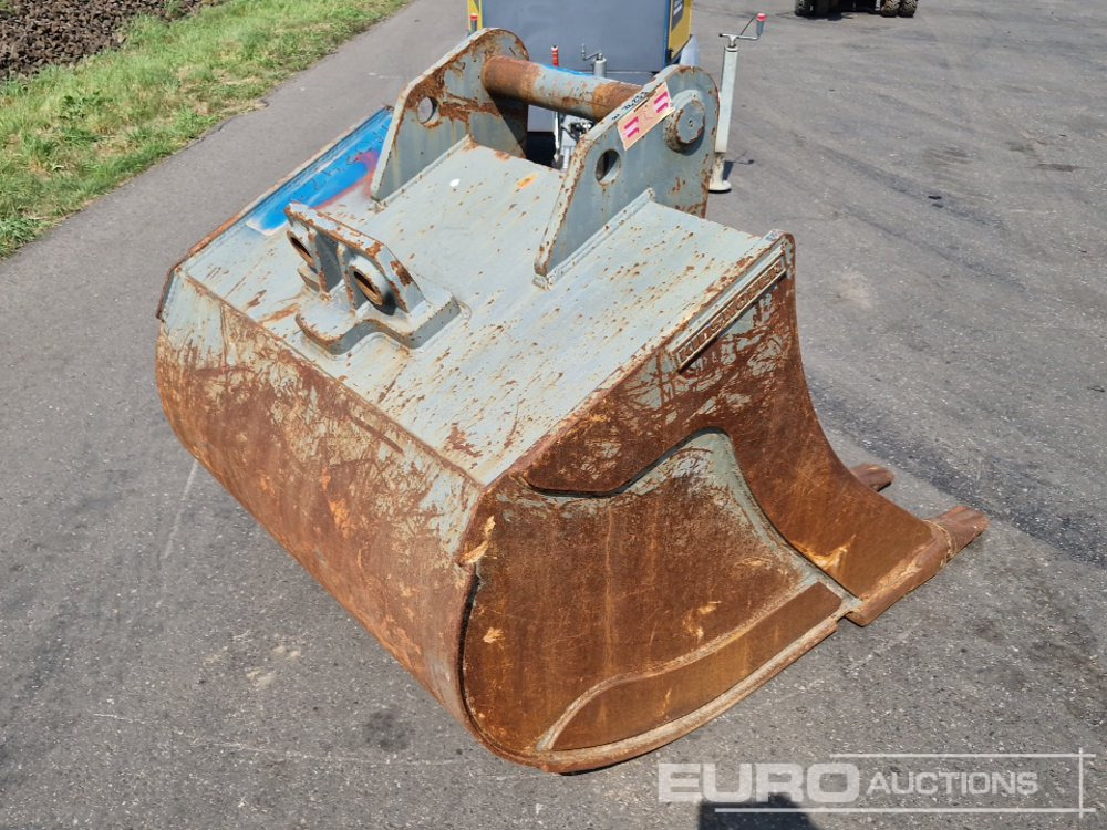 2017 44" Digging Bucket, KH21 to suit 19-23 Ton Excavator - Bucket: picture 3 2017 44" Digging Bucket, KH21 to suit 19-23 Ton Excavator - Bucket: picture 3