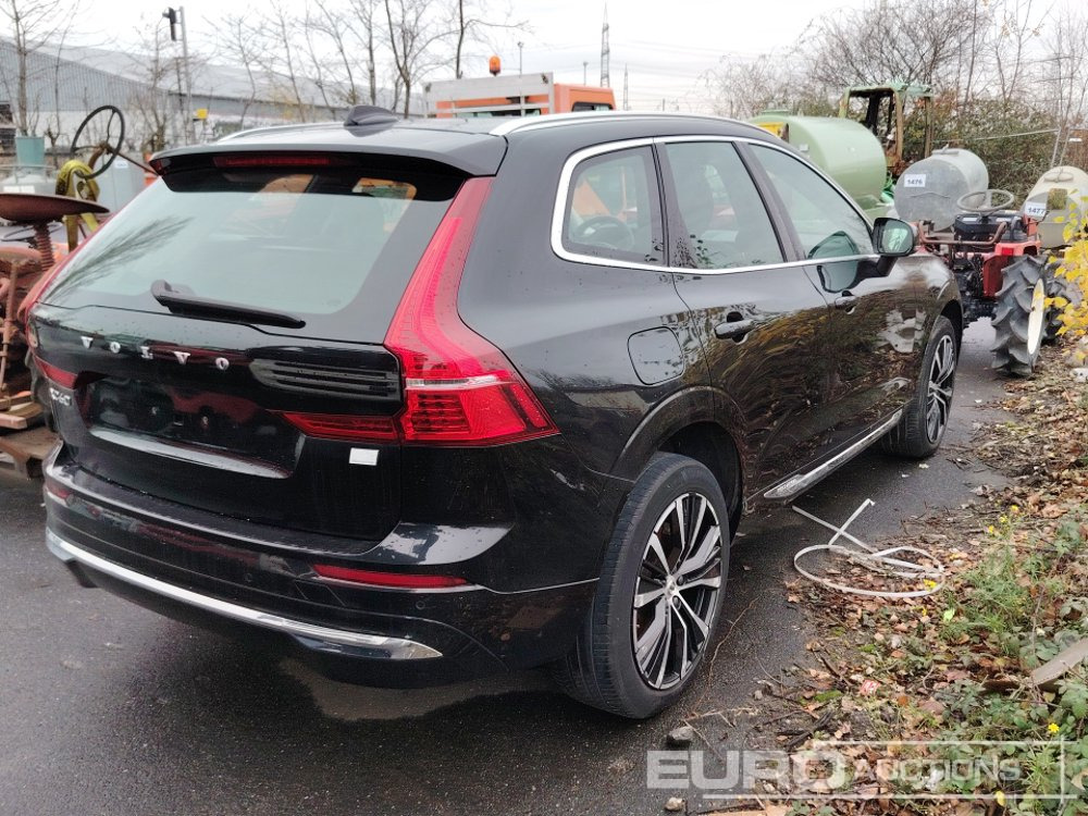 2020 Volvo XC60 T6 AWD Recharge Hybrid Automatic, Leather Seats, Reverse Camera, A/C, Electric Summer Roof (Water Damaged Engine) - Car: picture 3 2020 Volvo XC60 T6 AWD Recharge Hybrid Automatic, Leather Seats, Reverse Camera, A/C, Electric Summer Roof (Water Damaged Engine) - Car: picture 3