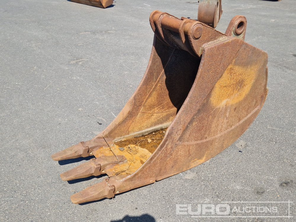 24" Digging Bucket, CW20 - Bucket: picture 1 24" Digging Bucket, CW20 - Bucket: picture 1