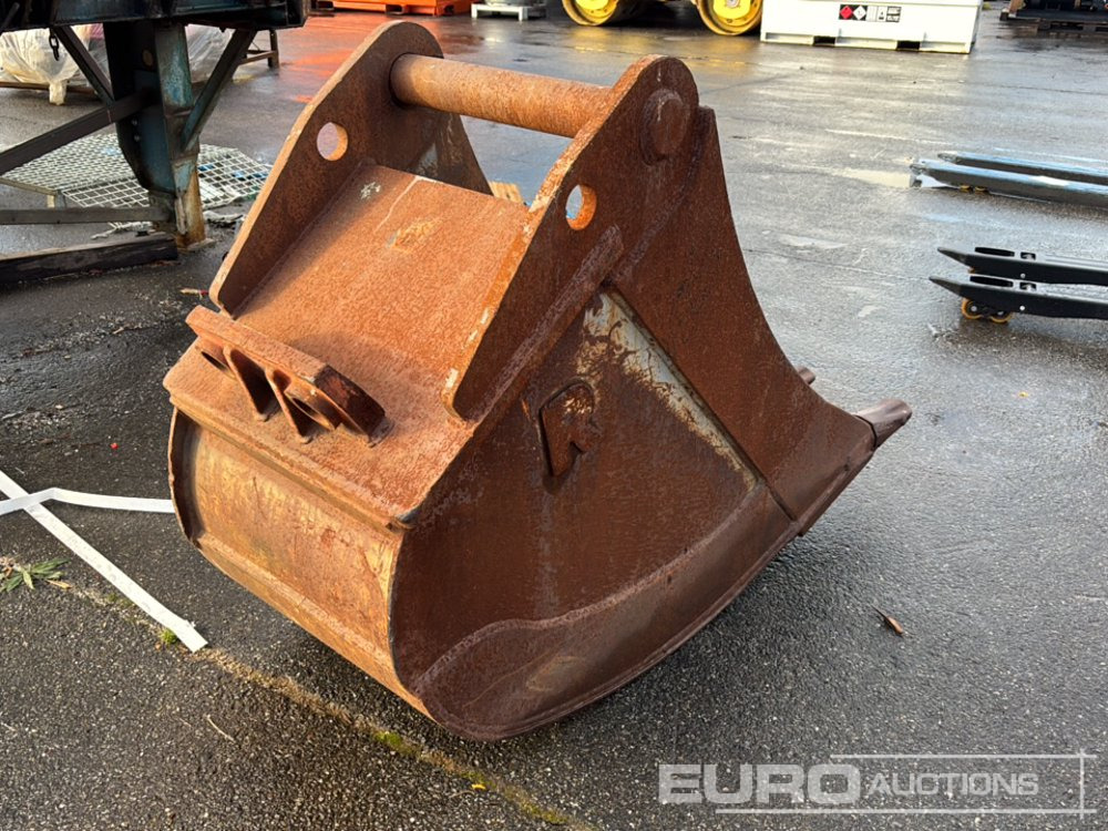 24" Digging Bucket, MS21 - Bucket: picture 5 24" Digging Bucket, MS21 - Bucket: picture 5
