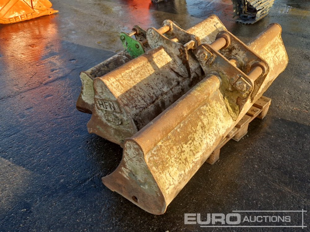 48", 58", 70"  Ditching Buckets - Bucket: picture 2 48", 58", 70"  Ditching Buckets - Bucket: picture 2