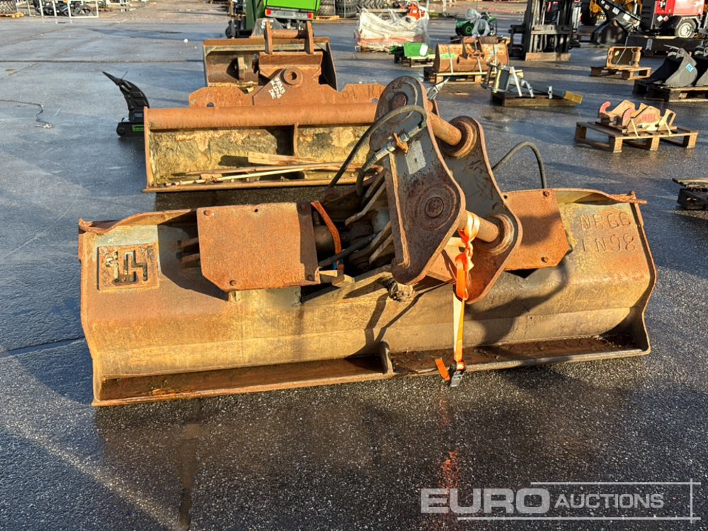 78" Tilt Ditchung Bucket - Bucket: picture 4 78" Tilt Ditchung Bucket - Bucket: picture 4