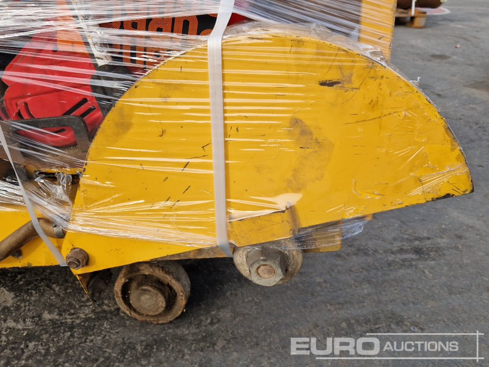 Dynapac LF80 Walk Behind Compaction Plate + Barikell Walk Behind Asphalt Saw - Asphalt machine: picture 4 Dynapac LF80 Walk Behind Compaction Plate + Barikell Walk Behind Asphalt Saw - Asphalt machine: picture 4