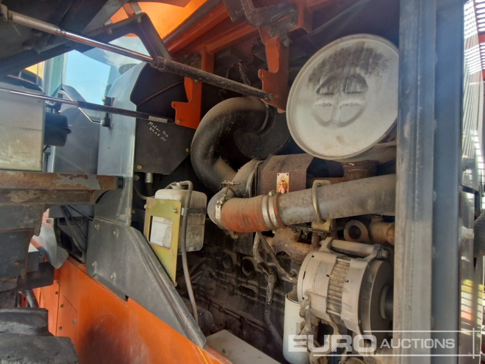 Wheel loader Hitachi ZW180: picture 15