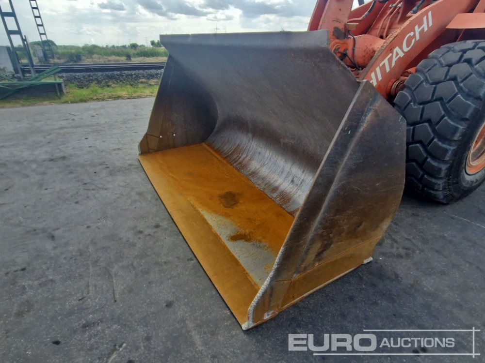 Wheel loader Hitachi ZW180: picture 8
