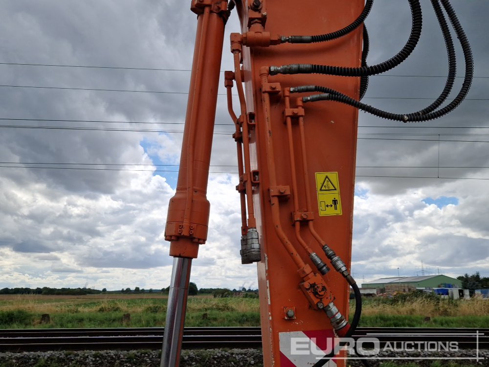 Wheel excavator Hitachi ZX140W-3: picture 20