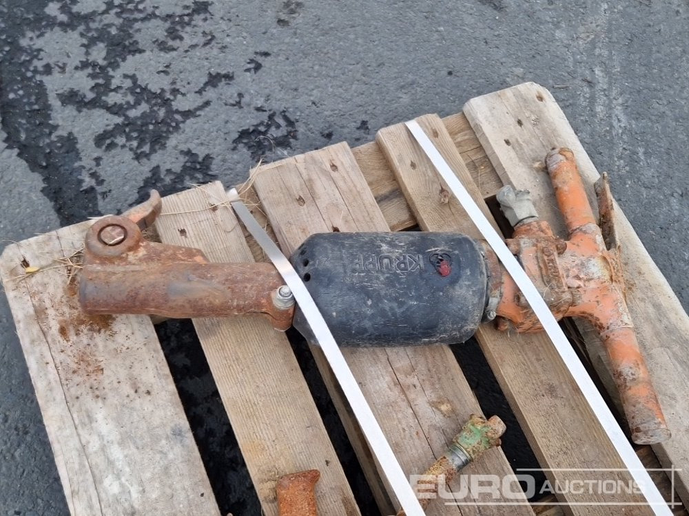 Asphalt machine Pneumatic Breaker (4 of) + Chisels: picture 6