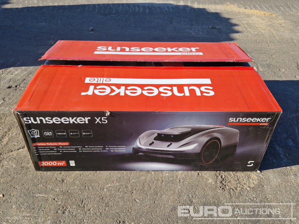 Unused SunSeeker X5 Robotic Lawnmower, 2,000m² - Construction equipment: picture 2 Unused SunSeeker X5 Robotic Lawnmower, 2,000m² - Construction equipment: picture 2