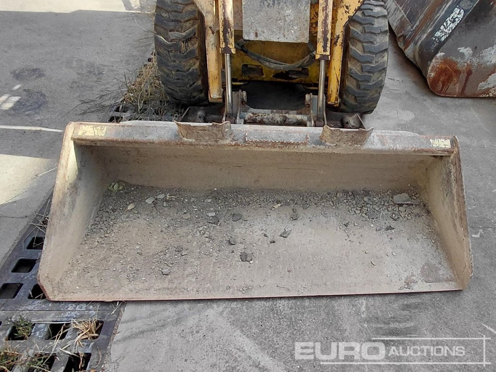 2006 Gehl SL4240 - Skid steer loader: picture 4 2006 Gehl SL4240 - Skid steer loader: picture 4