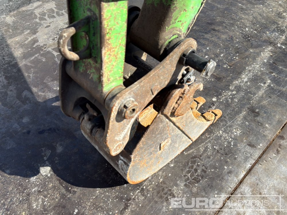 Mini excavator 2011 Yanmar ViO33-U: picture 30