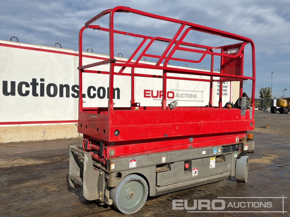 2015 Haulotte Compact 8 - Scissor lift: picture 1 2015 Haulotte Compact 8 - Scissor lift: picture 1