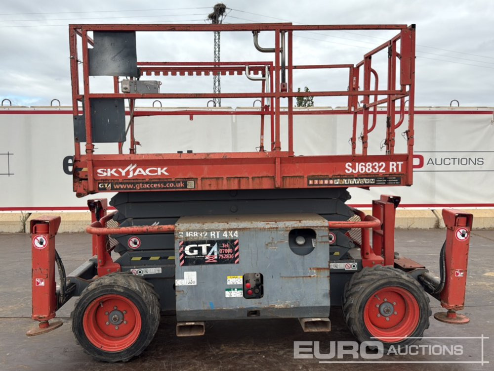 2015 SkyJack SJ6832RT - Aerial platform: picture 2 2015 SkyJack SJ6832RT - Aerial platform: picture 2