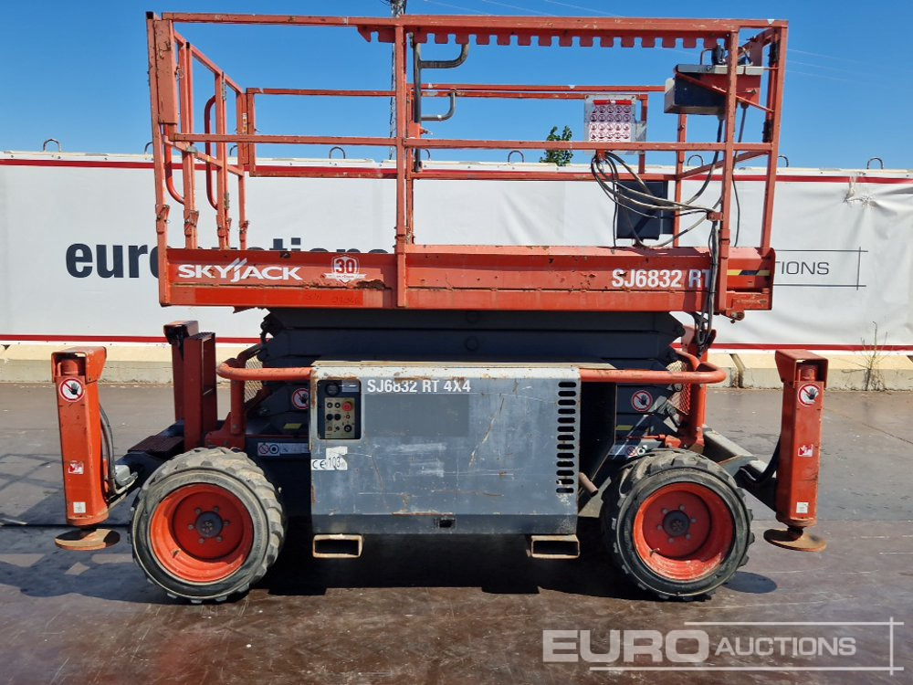 2015 SkyJack SJ6832RT - Aerial platform: picture 2 2015 SkyJack SJ6832RT - Aerial platform: picture 2