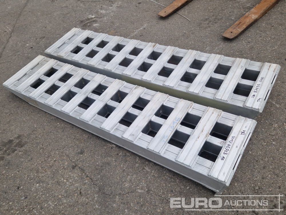 Loading Ramps - Construction equipment: picture 2 Loading Ramps - Construction equipment: picture 2