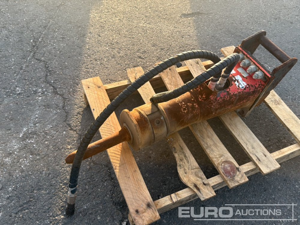 Montabert SC12 - Hydraulic hammer: picture 3 Montabert SC12 - Hydraulic hammer: picture 3