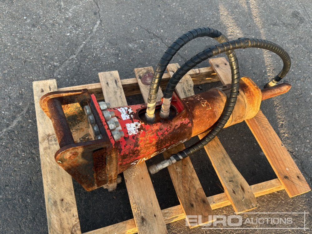 Montabert SC12 - Hydraulic hammer: picture 1 Montabert SC12 - Hydraulic hammer: picture 1