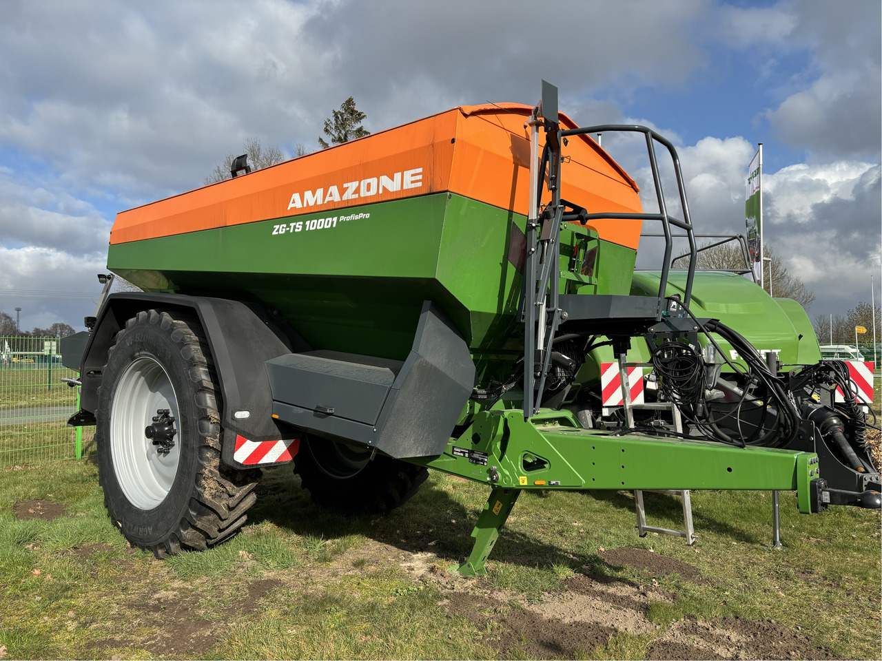 Amazone Anhängestreuer ZG-TS 10001 - Sprayer: picture 1 Amazone Anhängestreuer ZG-TS 10001 - Sprayer: picture 1