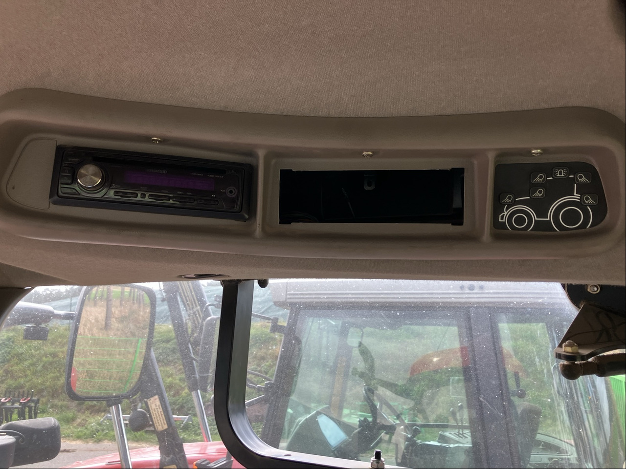 Case IH Maxxum 110 - Farm tractor: picture 3 Case IH Maxxum 110 - Farm tractor: picture 3