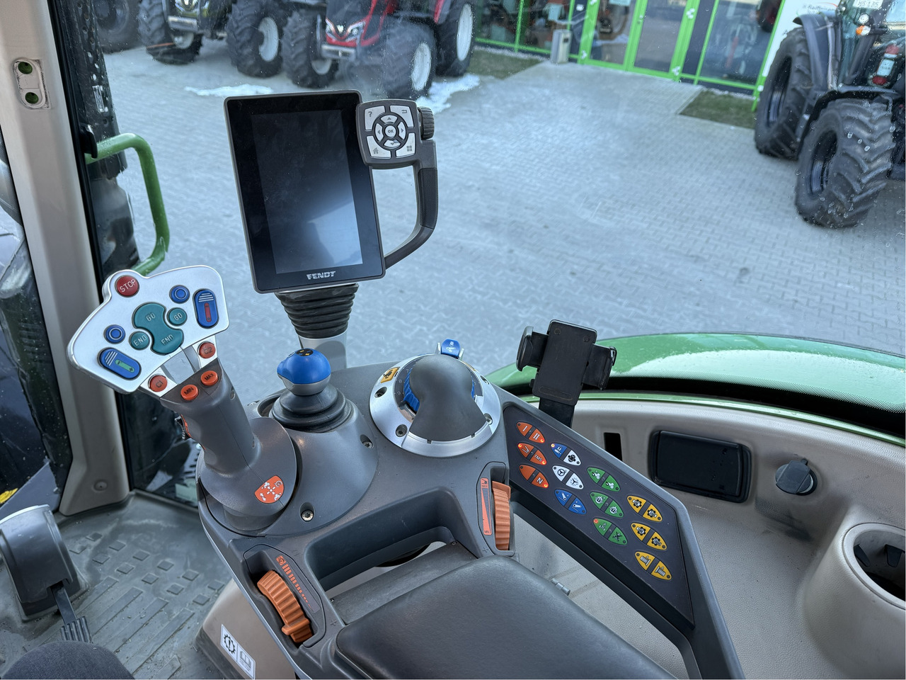 Fendt 720 S4 Power - Farm tractor: picture 5 Fendt 720 S4 Power - Farm tractor: picture 5