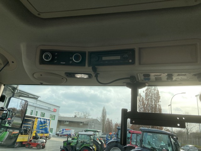 Fendt 720 Vario S4 Profi - Farm tractor: picture 3 Fendt 720 Vario S4 Profi - Farm tractor: picture 3