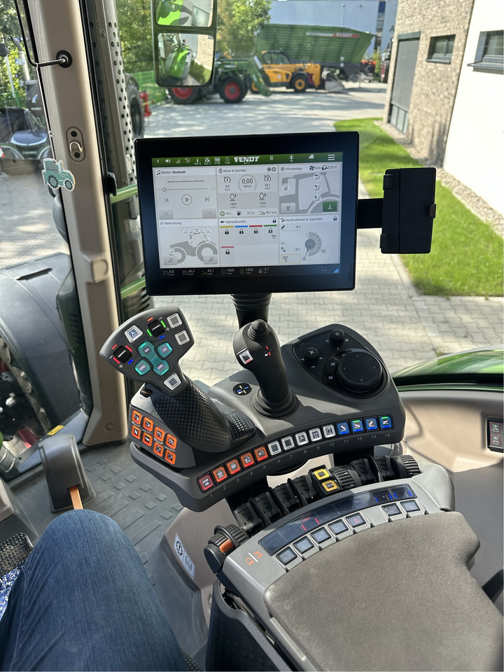 Fendt 724 Gen6 ProfiPlus - Farm tractor: picture 2 Fendt 724 Gen6 ProfiPlus - Farm tractor: picture 2