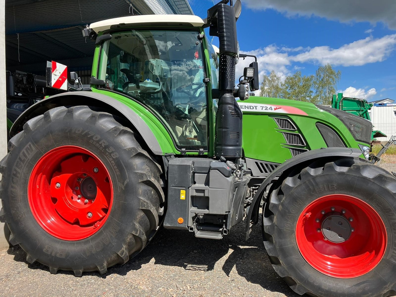 Fendt 724 Vario S4 ProfiPlus - Farm tractor: picture 1 Fendt 724 Vario S4 ProfiPlus - Farm tractor: picture 1