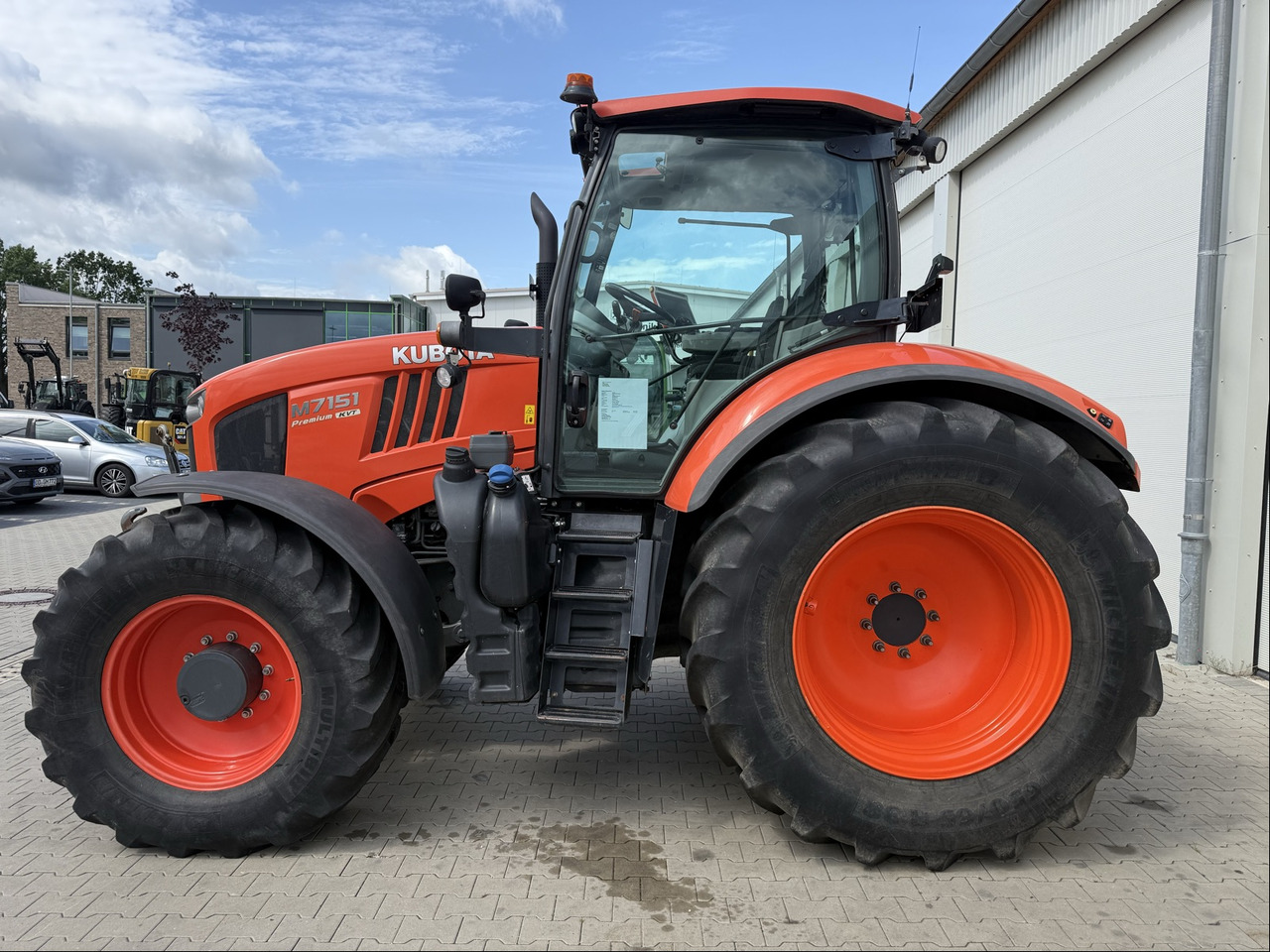 Kubota M 7151 KVT - Farm tractor: picture 5 Kubota M 7151 KVT - Farm tractor: picture 5