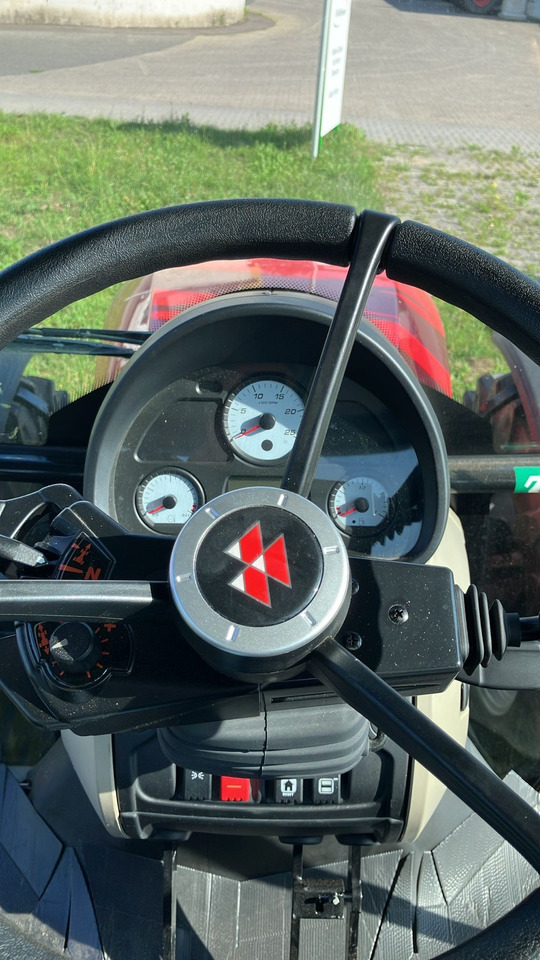 Massey Ferguson 5713M 4WD Cab Essential - Farm tractor: picture 2 Massey Ferguson 5713M 4WD Cab Essential - Farm tractor: picture 2
