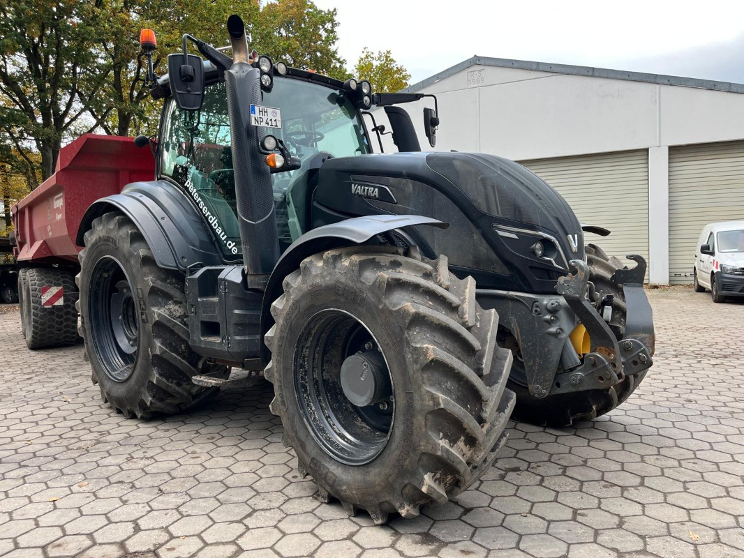 Valtra T214 Direct TwinTrac - Farm tractor: picture 1 Valtra T214 Direct TwinTrac - Farm tractor: picture 1