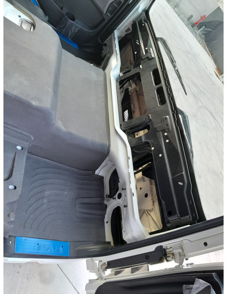 Cab and interior for Truck MAN TGM - TGL Euro 6: picture 9