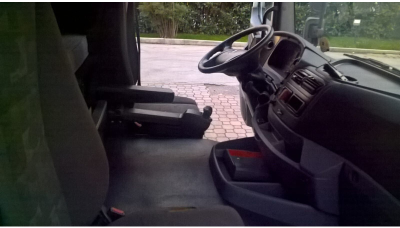 Cab and interior for Truck Mercedes-Benz AXOR EURO 5: picture 6