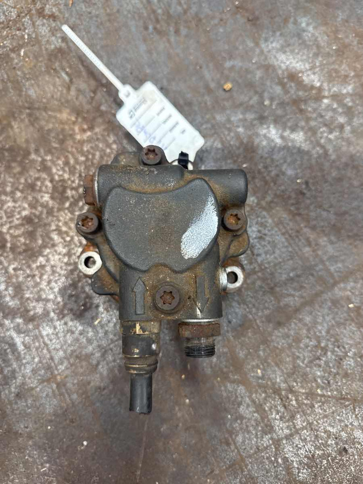 SCANIA FEED PUMP 2059884 - Fuel processing/ Fuel delivery for Truck: picture 1 SCANIA FEED PUMP 2059884 - Fuel processing/ Fuel delivery for Truck: picture 1