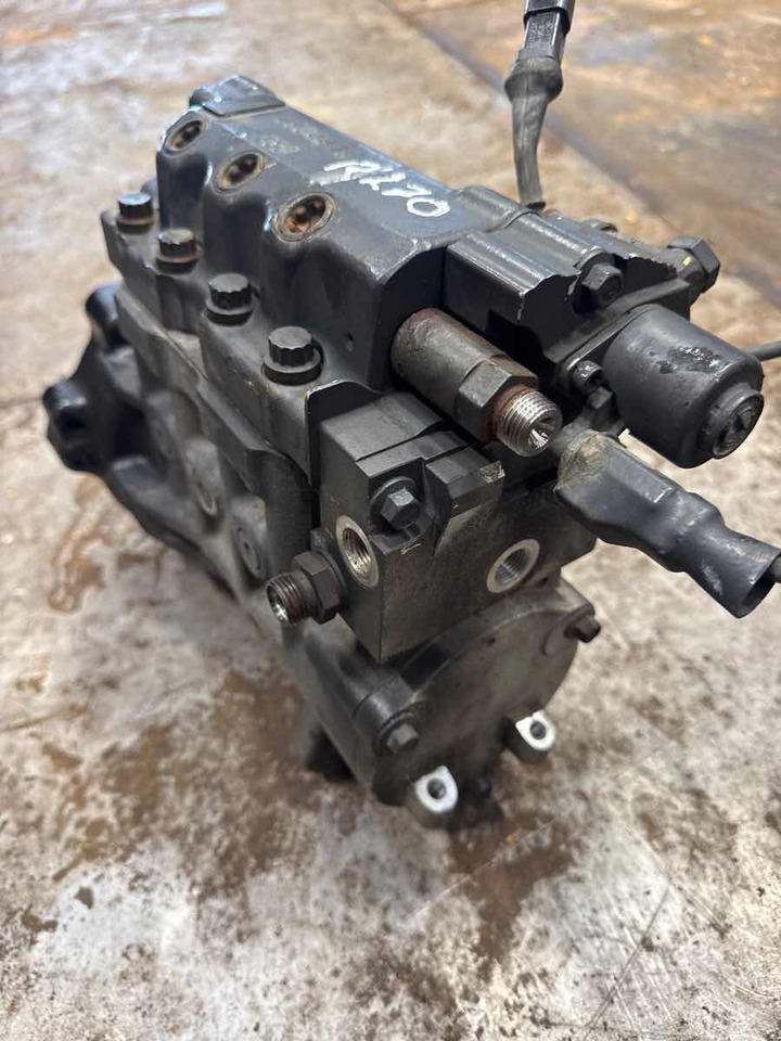 SCANIA FUEL PUMP 2358758 - Fuel processing/ Fuel delivery for Truck: picture 2 SCANIA FUEL PUMP 2358758 - Fuel processing/ Fuel delivery for Truck: picture 2