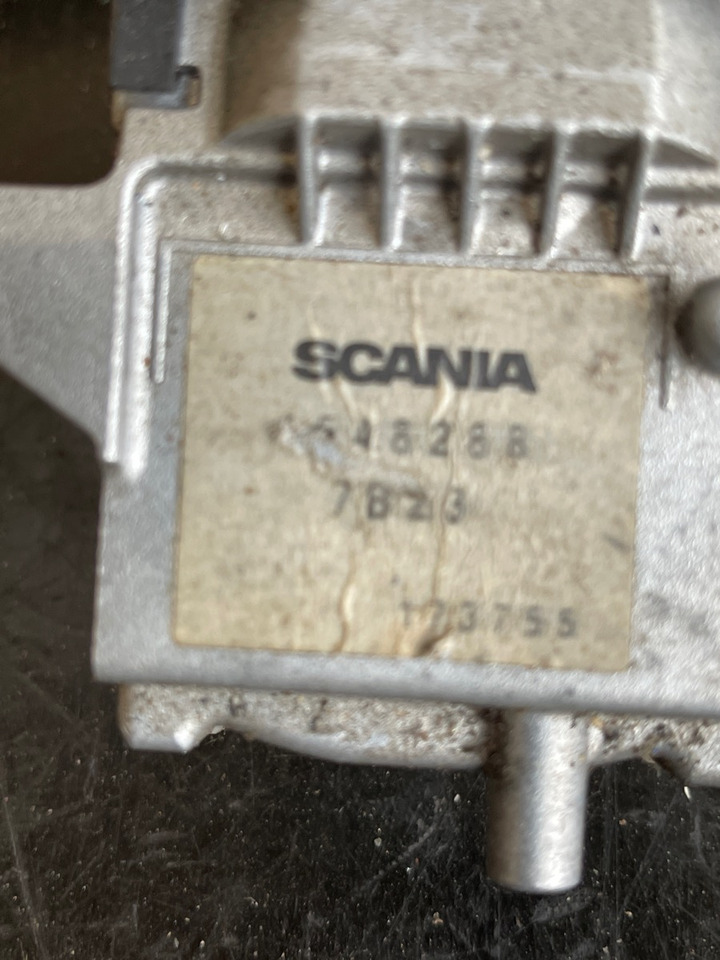 SCANIA LEVER 1913733 - Cab and interior for Truck: picture 2 SCANIA LEVER 1913733 - Cab and interior for Truck: picture 2