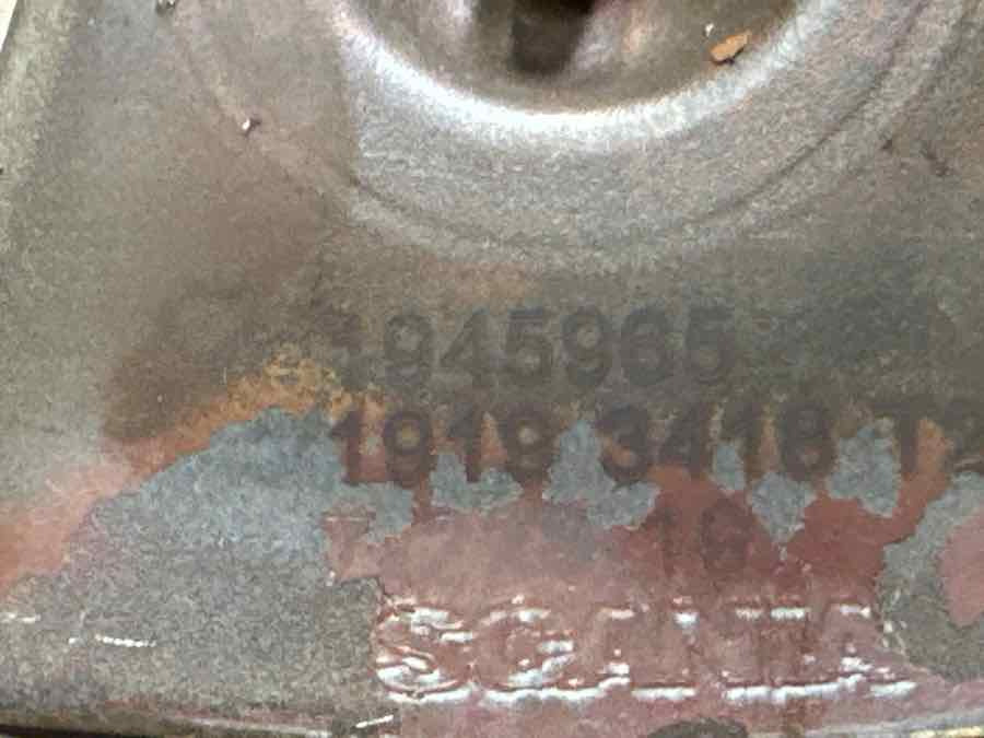 SCANIA OIL COOLER 1945965 - Engine and parts for Truck: picture 2 SCANIA OIL COOLER 1945965 - Engine and parts for Truck: picture 2