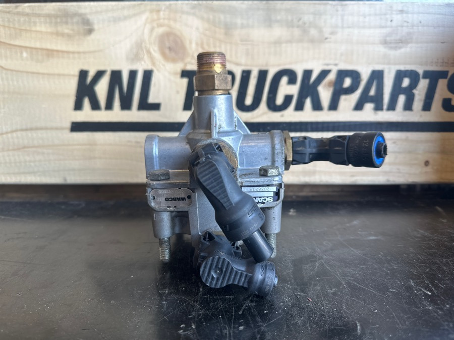 SCANIA VALVE 2038219 - Brake valve for Truck: picture 2 SCANIA VALVE 2038219 - Brake valve for Truck: picture 2