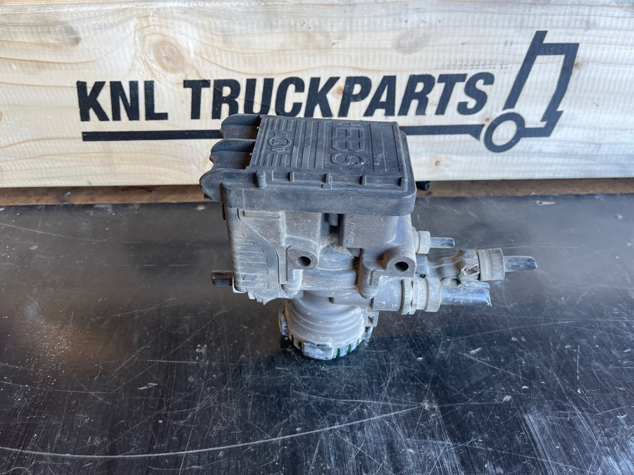 SCANIA VALVE 2447827 - Brake valve for Truck: picture 1 SCANIA VALVE 2447827 - Brake valve for Truck: picture 1