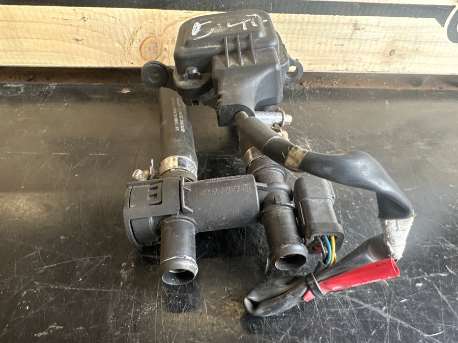 SCANIA VALVE WATER 1793197 - Brake valve for Truck: picture 3 SCANIA VALVE WATER 1793197 - Brake valve for Truck: picture 3