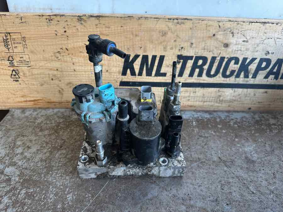 VOLVO ADBLUE PUMPE 23387854 - Fuel processing/ Fuel delivery for Truck: picture 1 VOLVO ADBLUE PUMPE 23387854 - Fuel processing/ Fuel delivery for Truck: picture 1