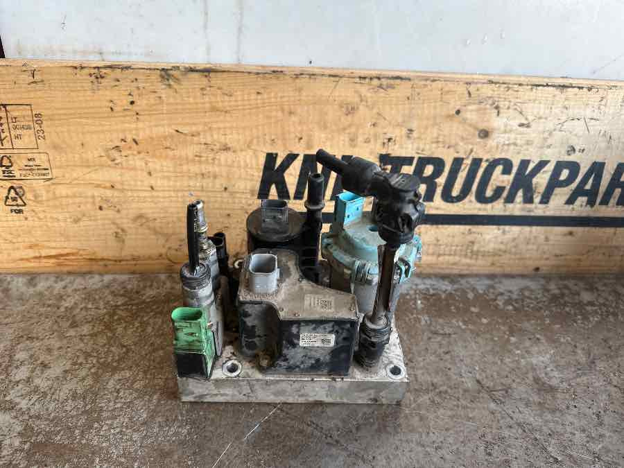 VOLVO ADBLUE PUMPE 23387854 - Fuel processing/ Fuel delivery for Truck: picture 2 VOLVO ADBLUE PUMPE 23387854 - Fuel processing/ Fuel delivery for Truck: picture 2