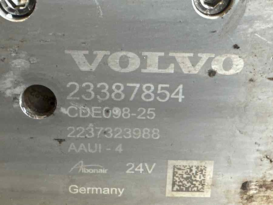 VOLVO ADBLUE PUMPE 23387854 - Fuel processing/ Fuel delivery for Truck: picture 3 VOLVO ADBLUE PUMPE 23387854 - Fuel processing/ Fuel delivery for Truck: picture 3