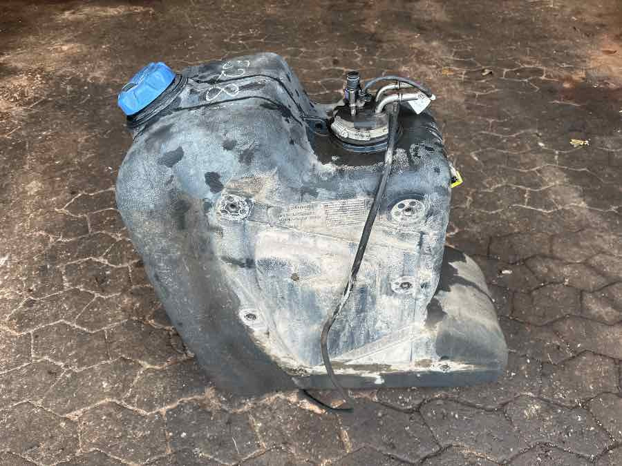 VOLVO ADBLUE TANK 24047642 - Fuel processing/ Fuel delivery for Truck: picture 1 VOLVO ADBLUE TANK 24047642 - Fuel processing/ Fuel delivery for Truck: picture 1
