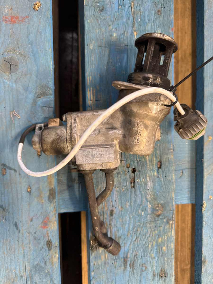 VOLVO EGR VALVE 23764216 - Engine and parts for Truck: picture 1 VOLVO EGR VALVE 23764216 - Engine and parts for Truck: picture 1