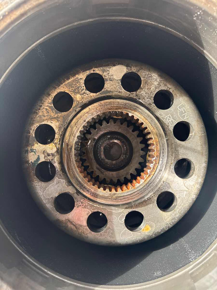 VOLVO HUBREDUCTION 21942659 - Hub for Truck: picture 3 VOLVO HUBREDUCTION 21942659 - Hub for Truck: picture 3