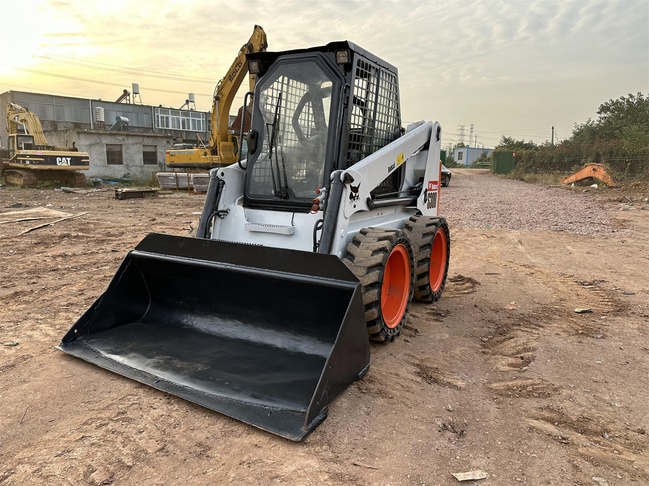 BOBCAT S300 - Skid steer loader: picture 2 BOBCAT S300 - Skid steer loader: picture 2