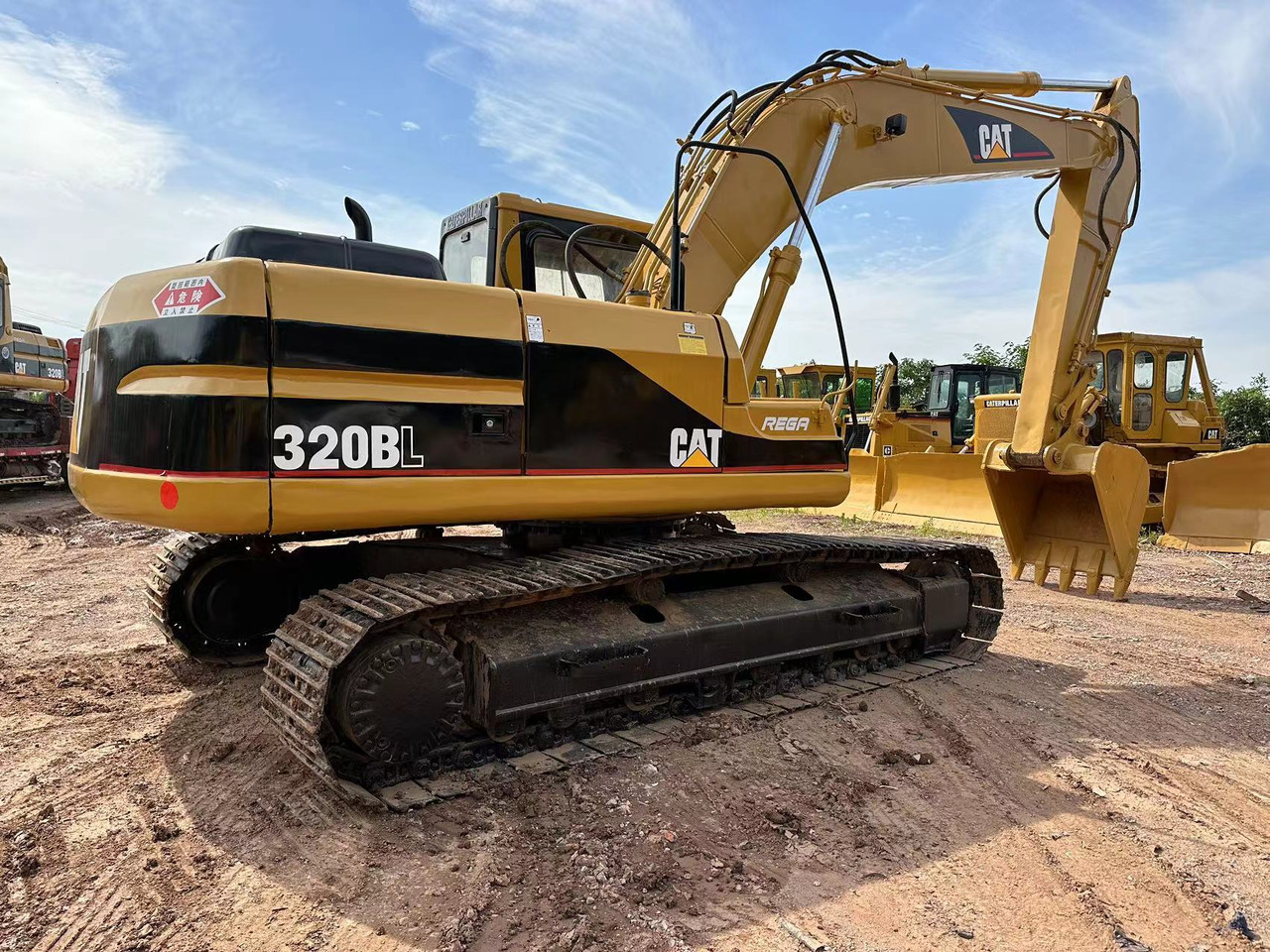 CATERPILLAR 320BL excavator - Excavator: picture 2 CATERPILLAR 320BL excavator - Excavator: picture 2