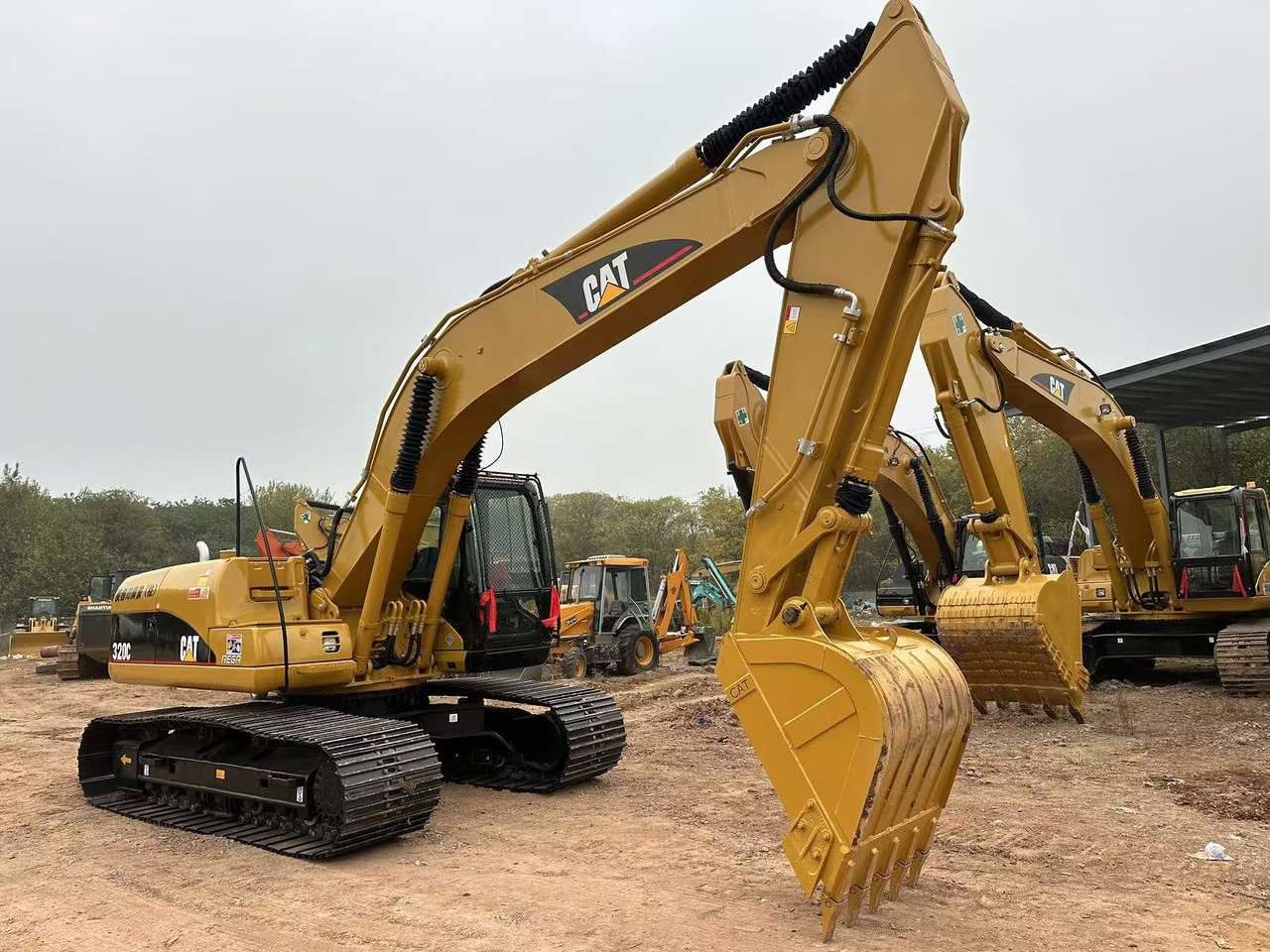CATERPILLAR 320CL - Crawler excavator: picture 2 CATERPILLAR 320CL - Crawler excavator: picture 2