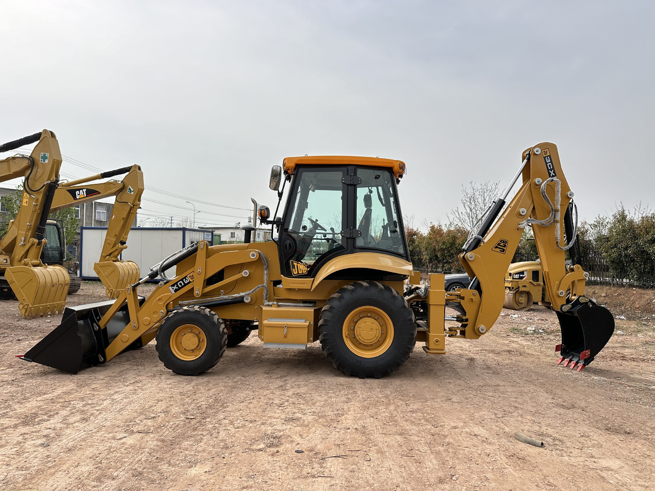 CATERPILLAR 420F2 - Backhoe loader: picture 1 CATERPILLAR 420F2 - Backhoe loader: picture 1