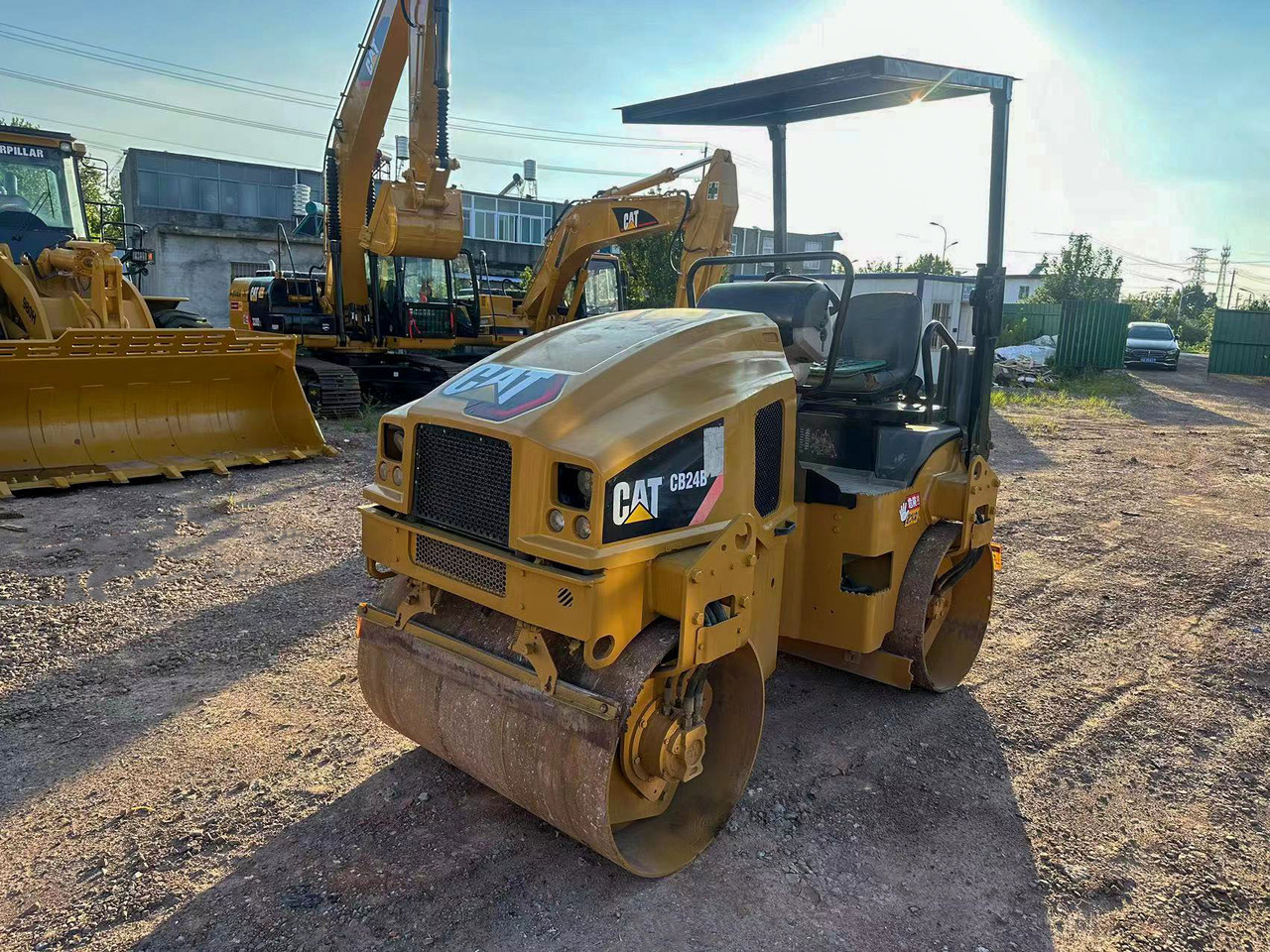 CATERPILLAR CB24B - Roller: picture 2 CATERPILLAR CB24B - Roller: picture 2