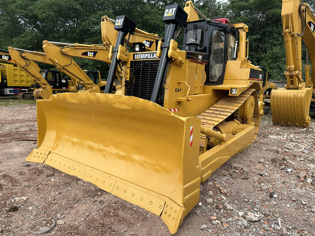 CATERPILLAR D7R - Bulldozer: picture 4 CATERPILLAR D7R - Bulldozer: picture 4